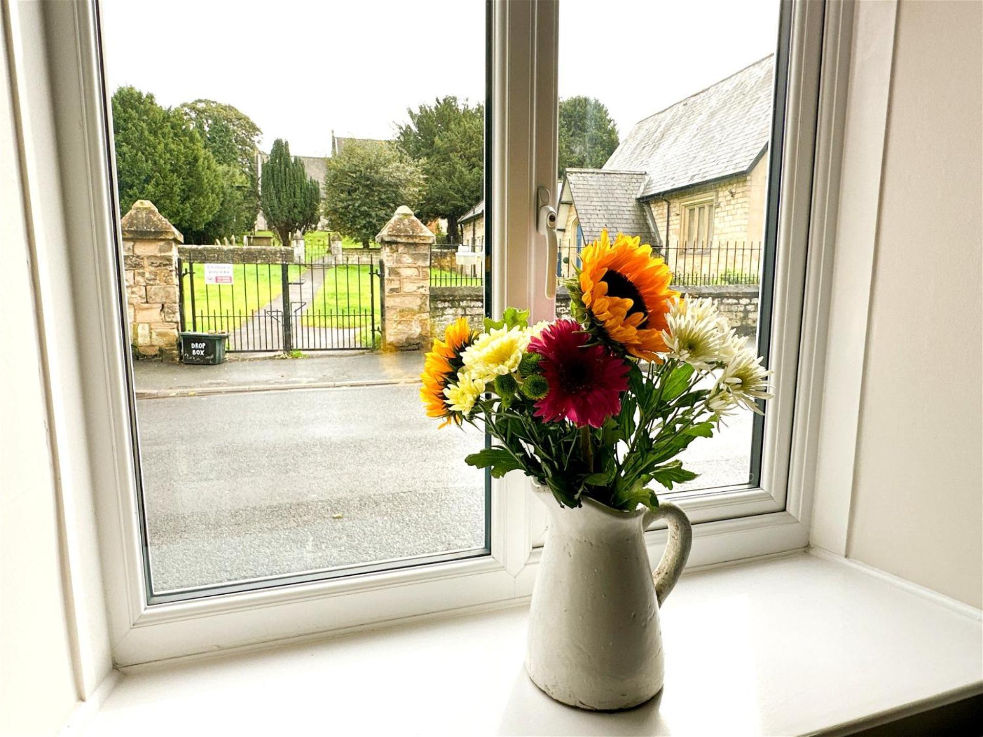 Country Cottage With Church View And Fireplace Near Leeds & York Exterior photo